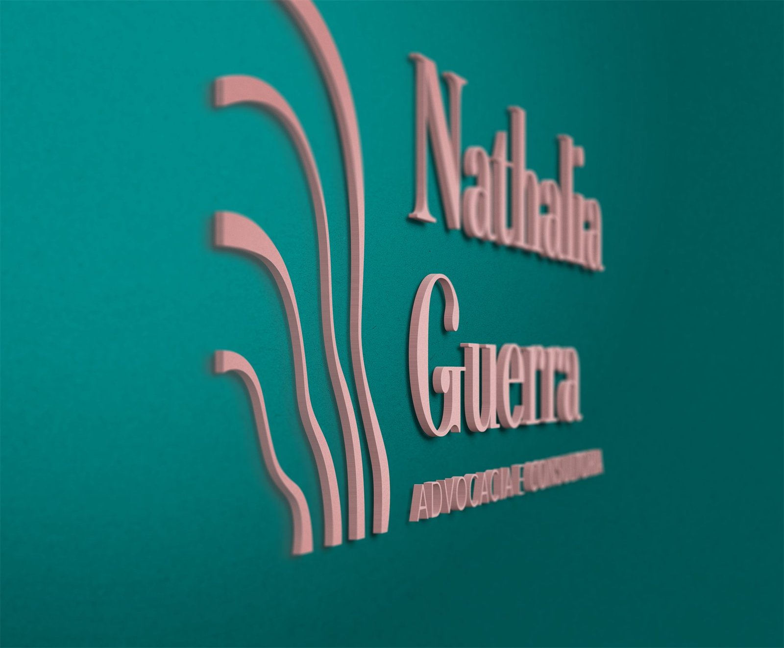 O nome Nathália Guerra e as ondas em letras rosa, em relevo sobre uma parede verde, com a linha Advocacia e Consultoria