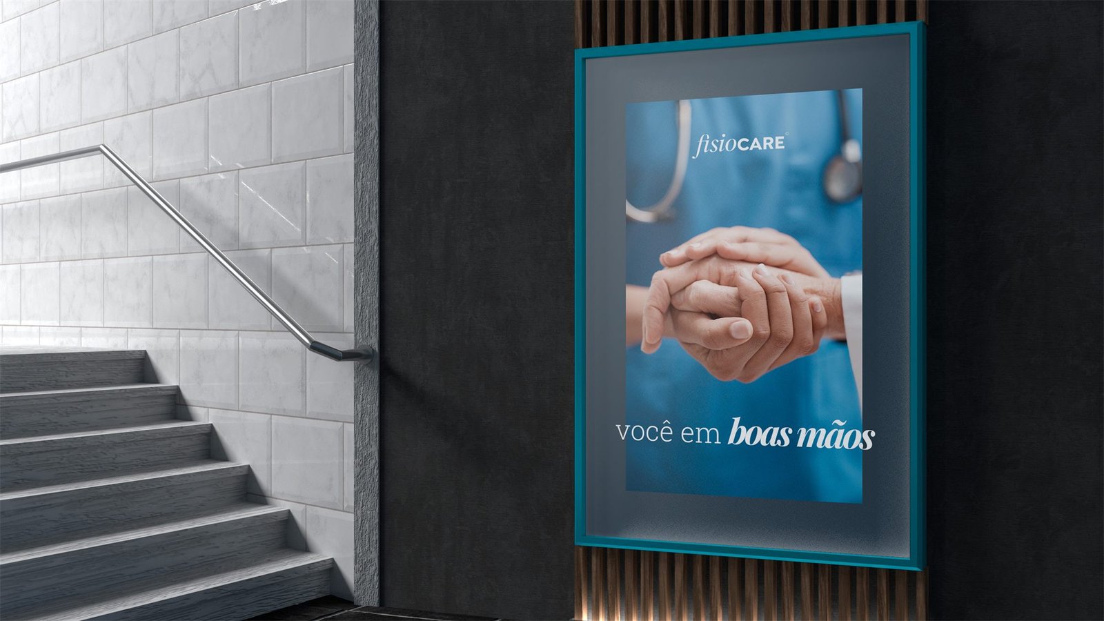 Cartaz com mãos dadas e a frase você em boas mãos, emoldurado numa parede escura ao lado de uma escada